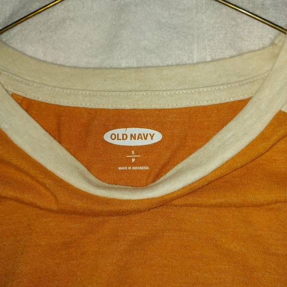 Casual top - Picture 2 of 2